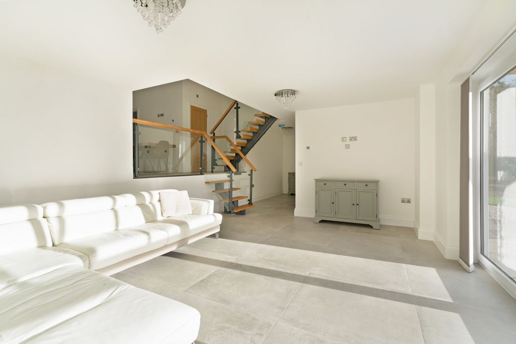 Property photo 3 of 12 Barley Cottage, B...