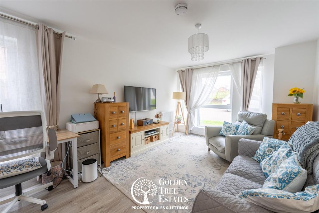 Property photo 3 of 44 Living Room