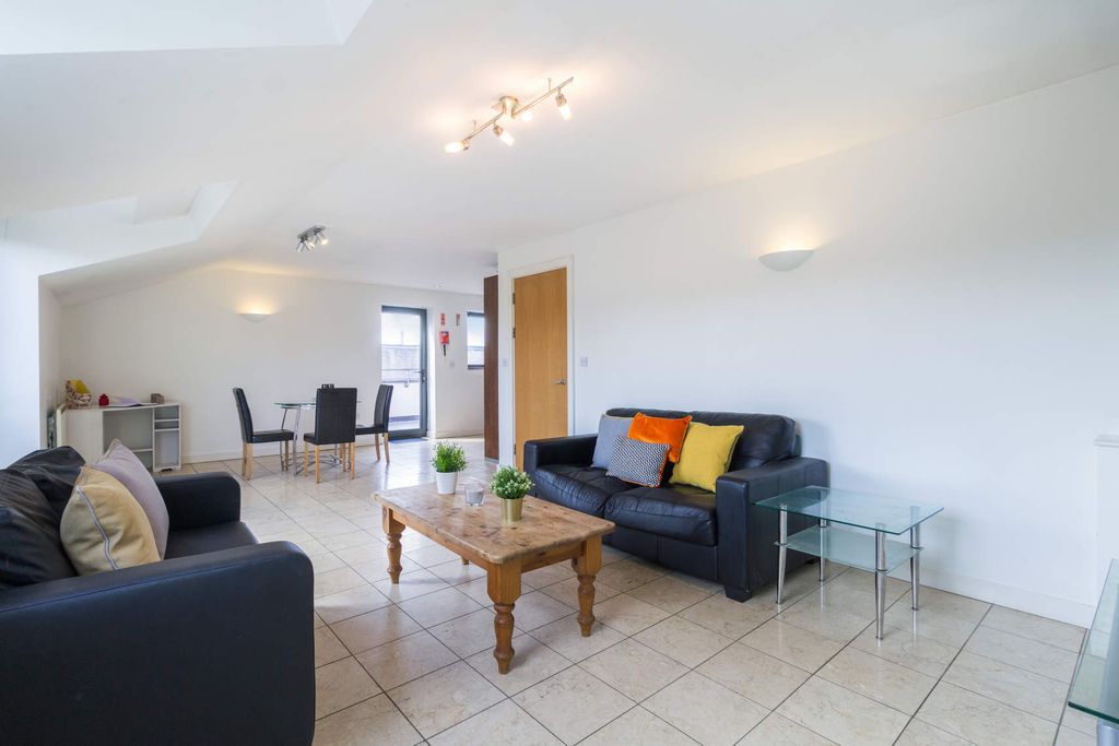 Property photo 3 of 13 Property Photo