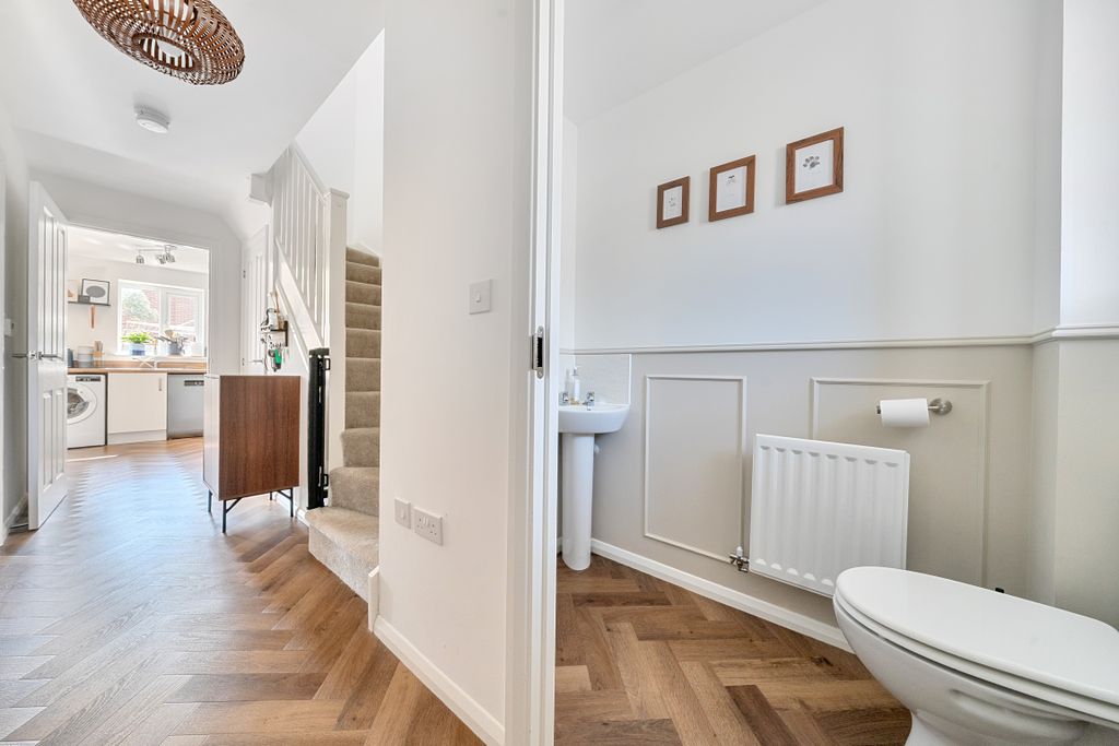 Property photo 2 of 12 149564076A58B10Beeac8