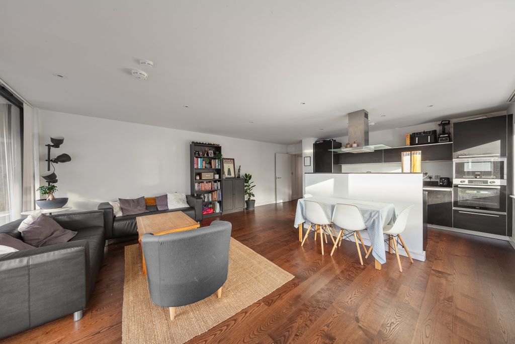 Property photo 3 of 13 094A2215