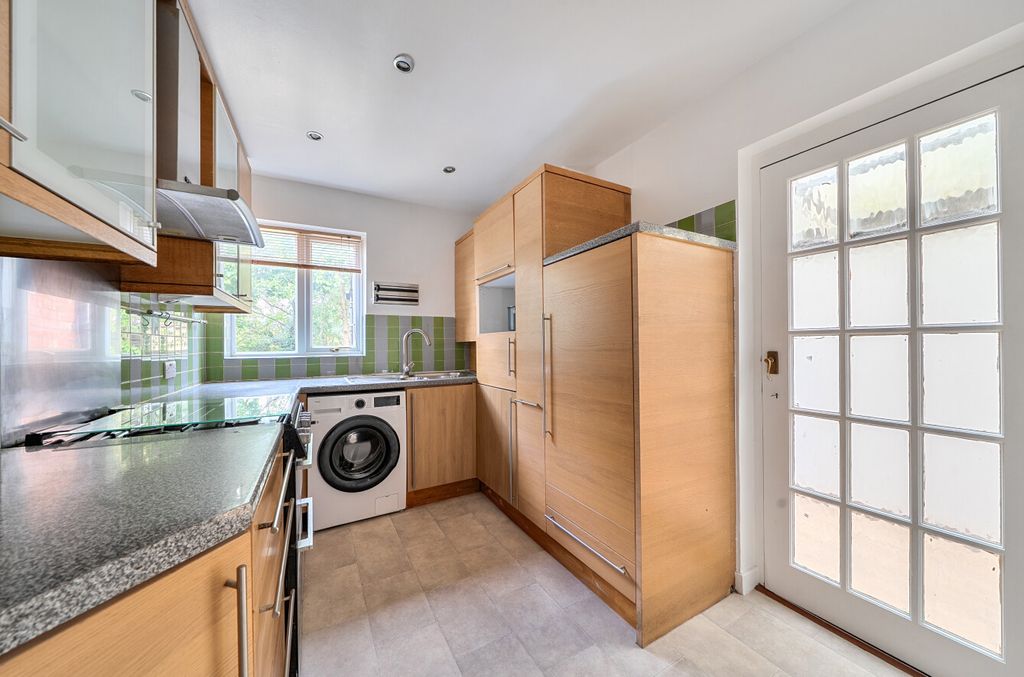 Property photo 3 of 25 1466371-11-6A0E25...