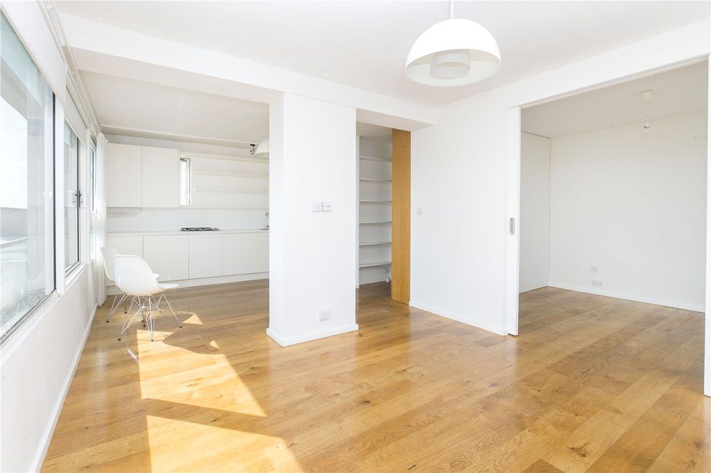 Property photo 2 of 9 Picture No. 06