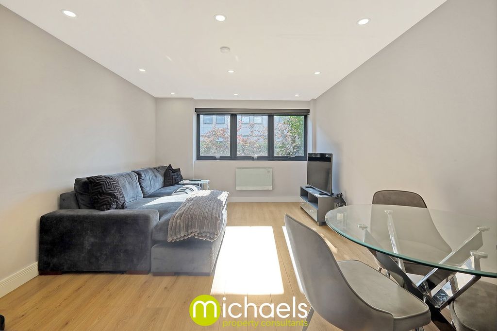 Property photo 3 of 14