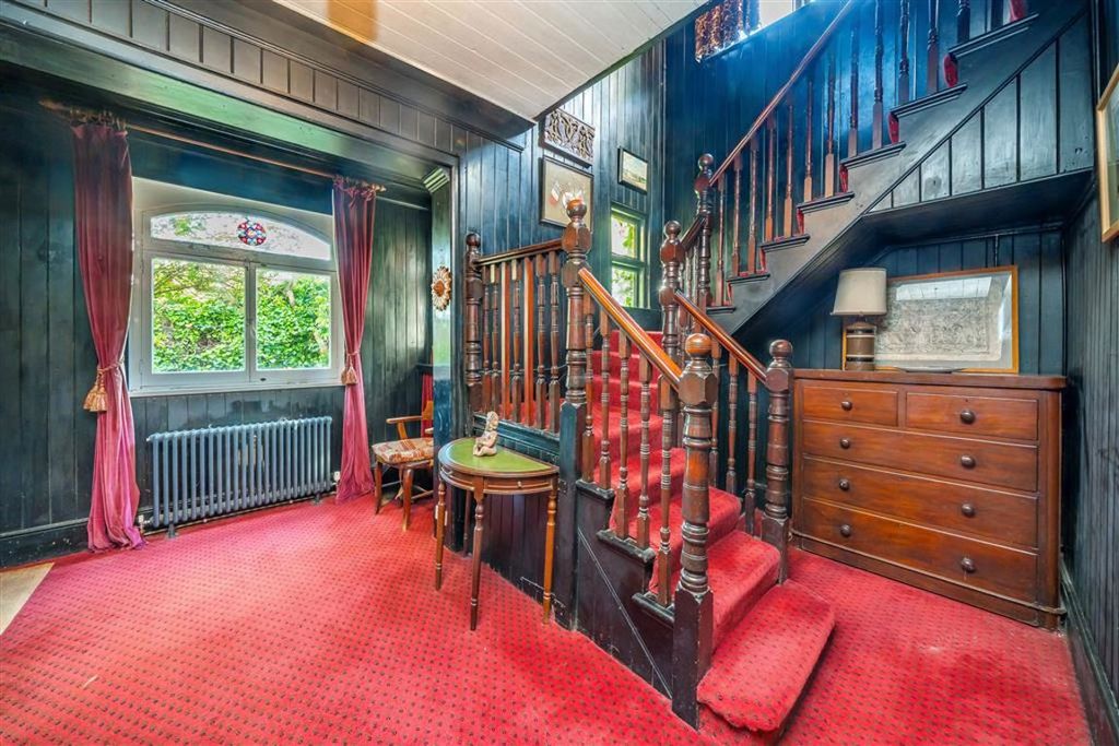 Property photo 2 of 11