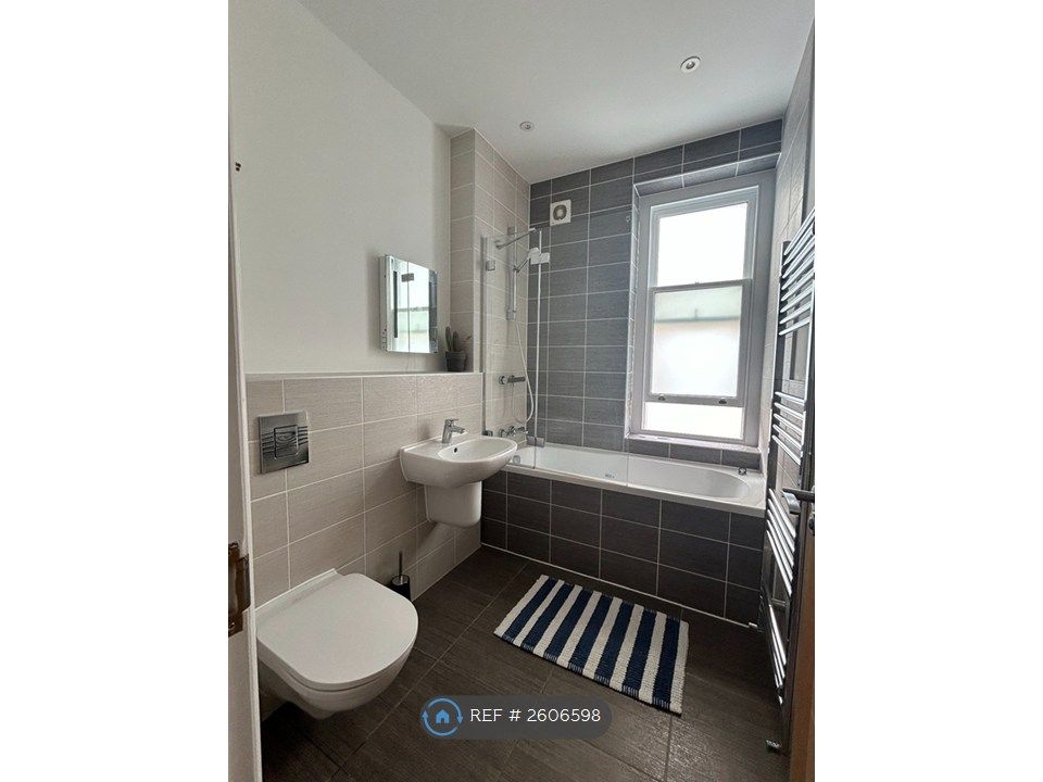 Property photo 3 of 16 Bathroom