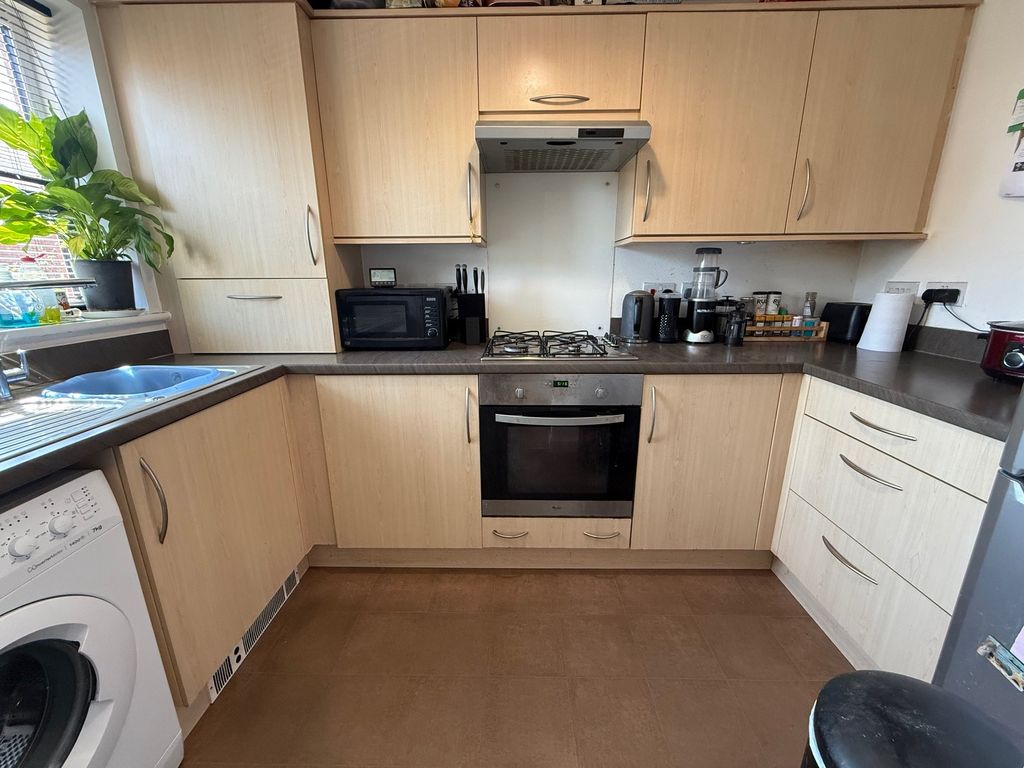Property photo 3 of 14 Kitchen