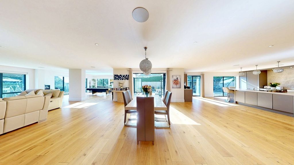 Property photo 2 of 44