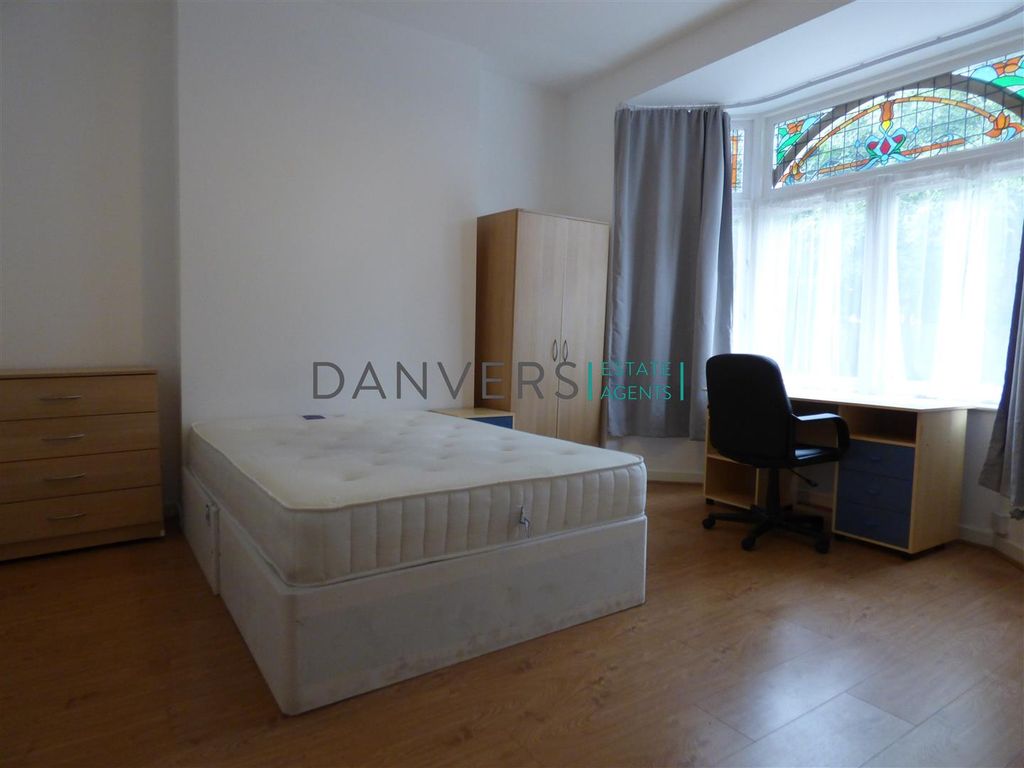Property photo 3 of 13