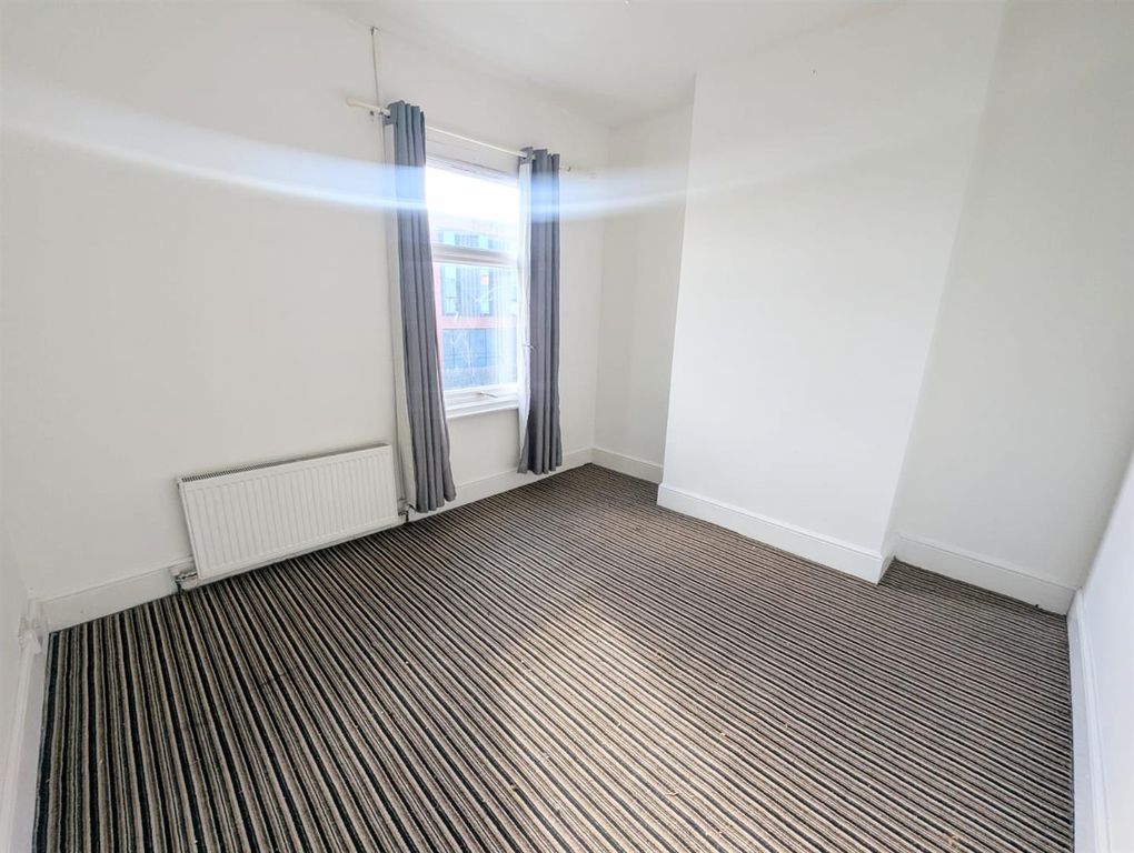Property photo 3 of 6 8A76B8d0-B8c4-45d7-91c6-8E4d8F66A519.Jpg