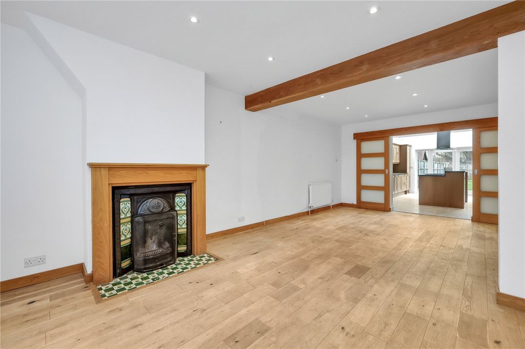 Property photo 2 of 16 Picture No. 18