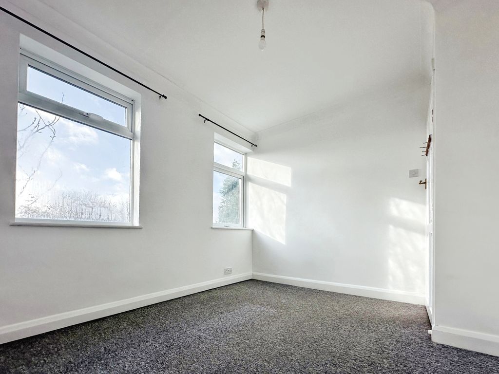 Property photo 3 of 6 Bedroom 2 Shot Edit