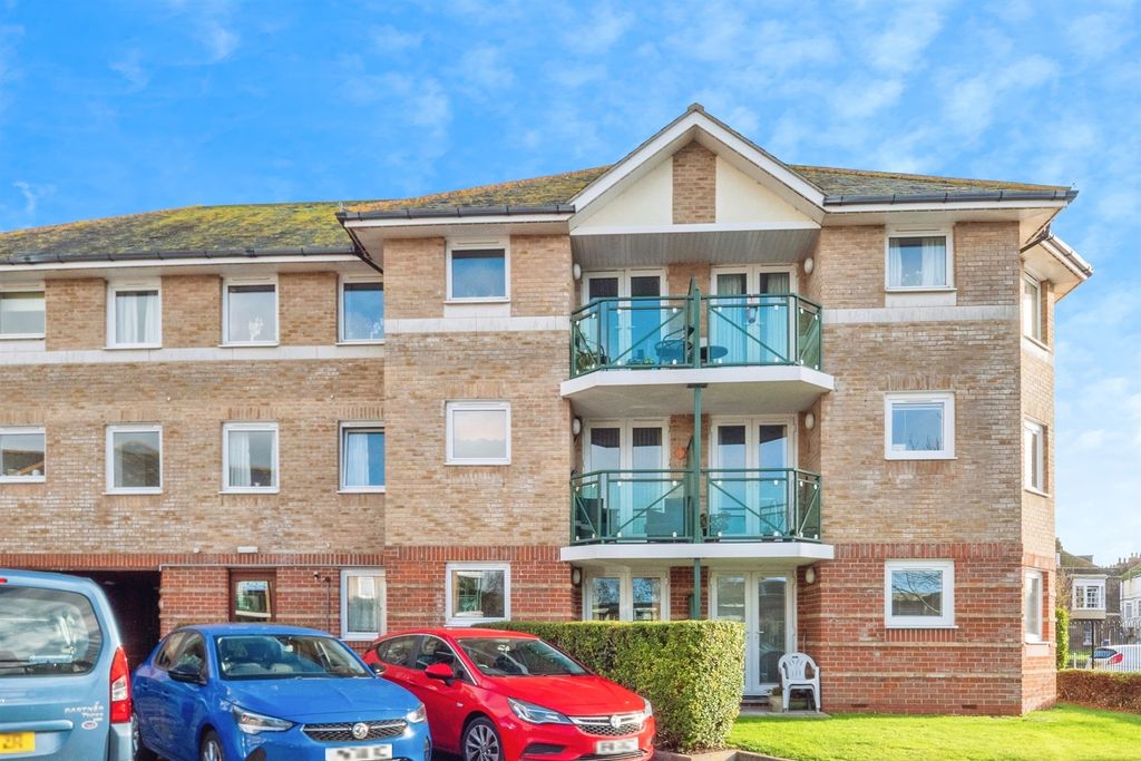 Property photo 1 of 9