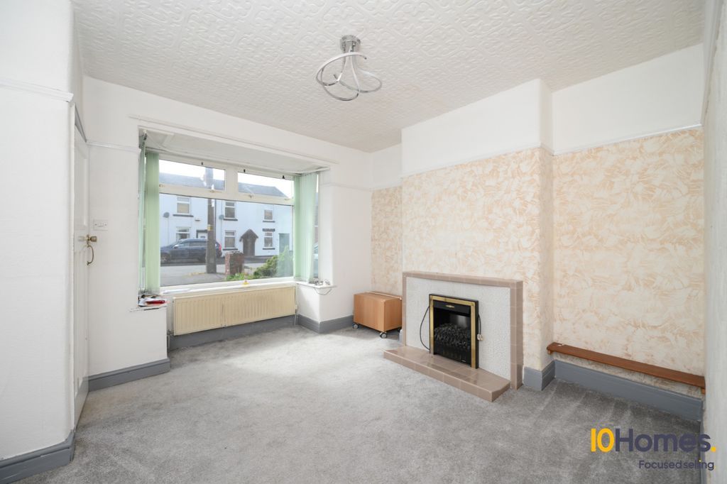 Property photo 3 of 14 Photo 6