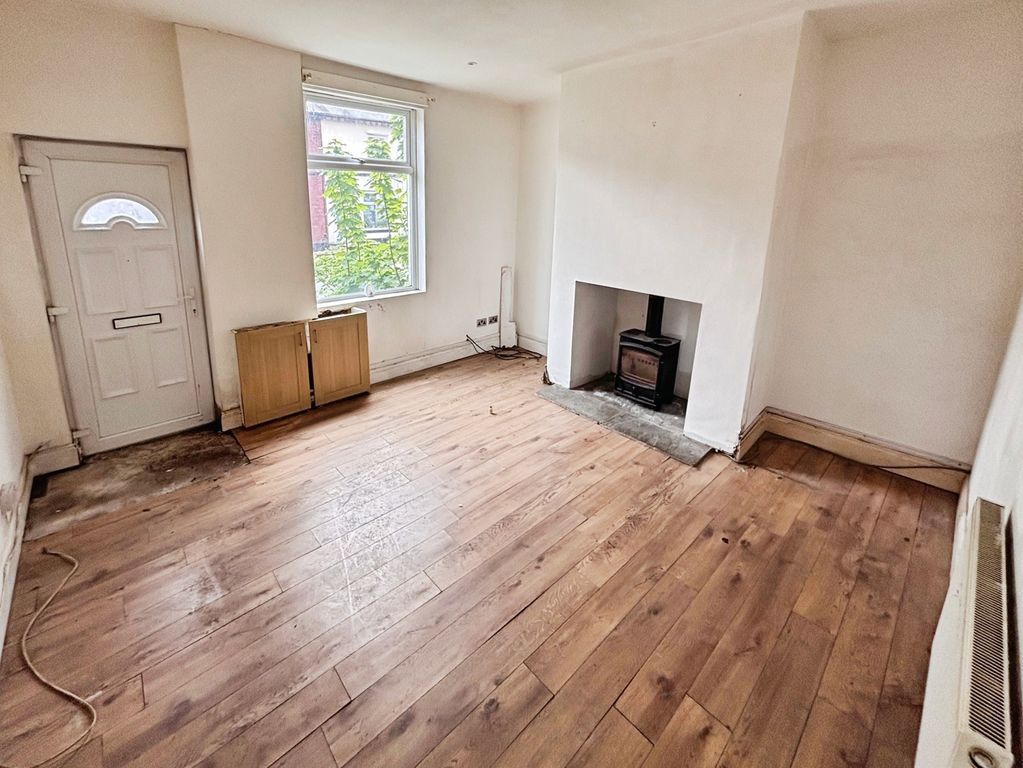 Property photo 2 of 7 Living Room