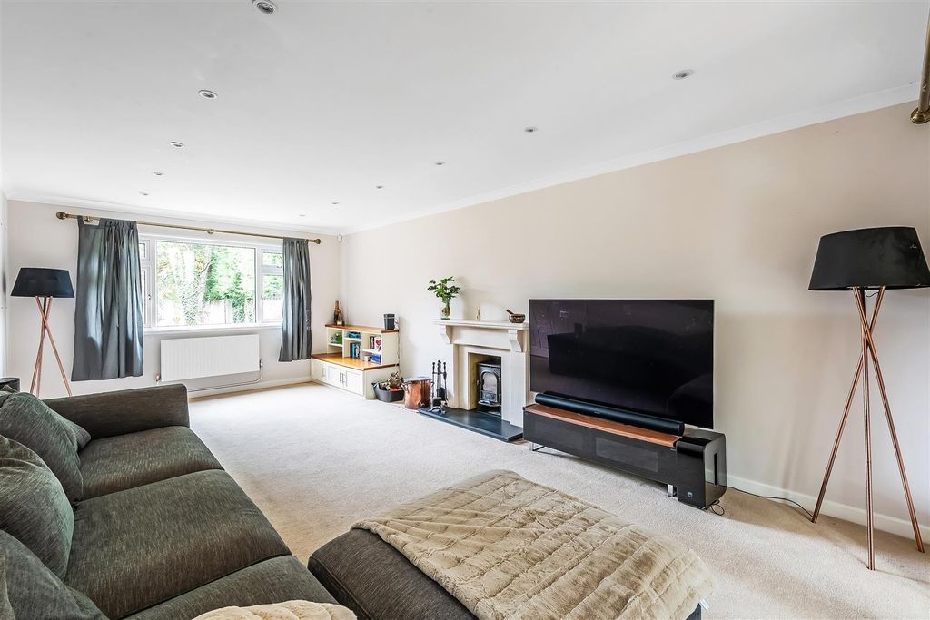 Property photo 3 of 28 29A-Agates-Lane-13.Jpg