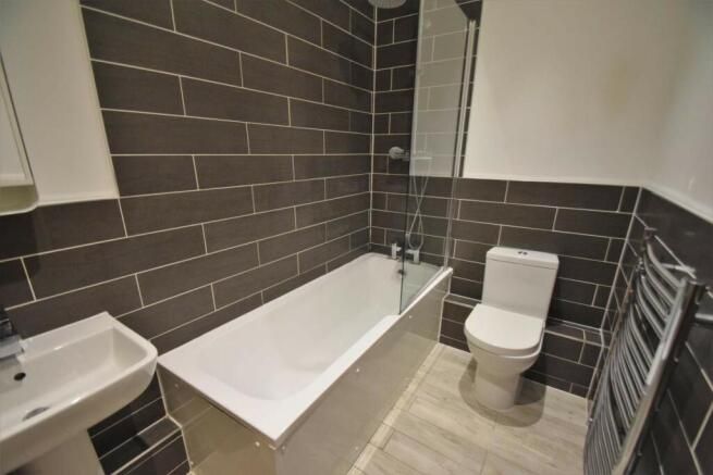 Property photo 2 of 7 Bathroom