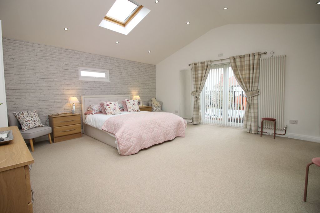 Additional image 18 of 2 bed bungalow for saleUllswater Avenue, Fleetwood FY7