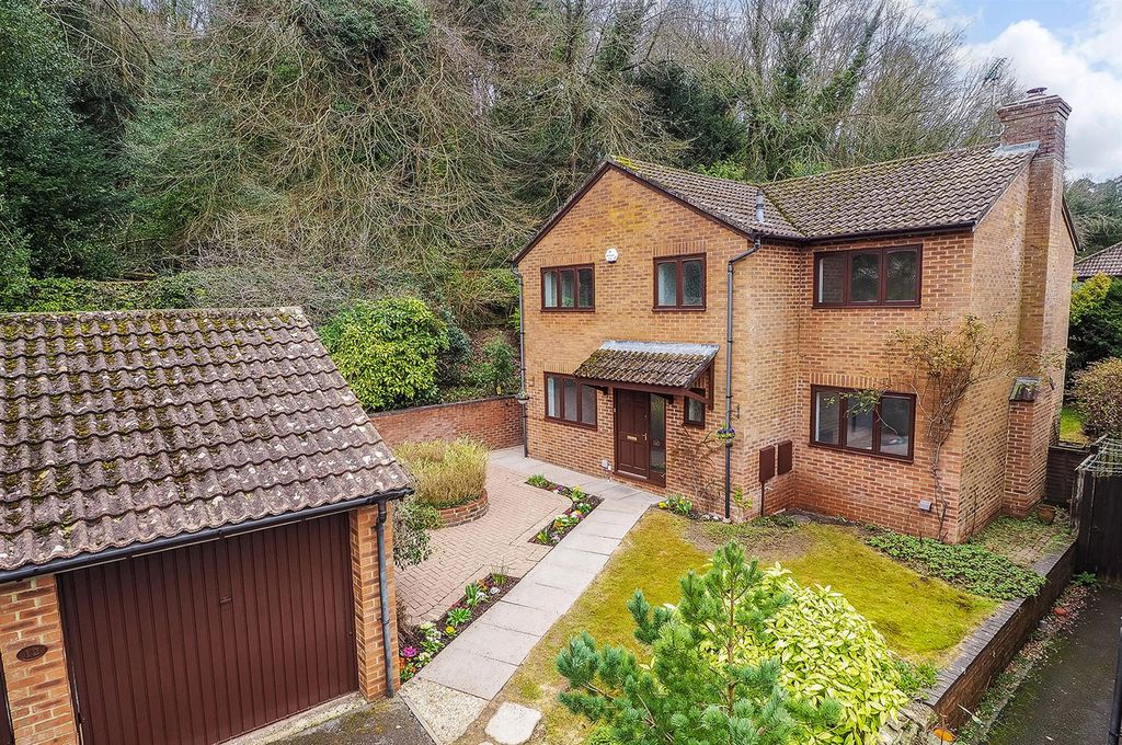 Property photo 1 of 23 Ph8_6449905.Jpg