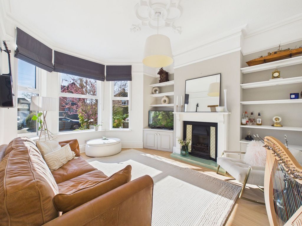 Property photo 2 of 29 Lounge