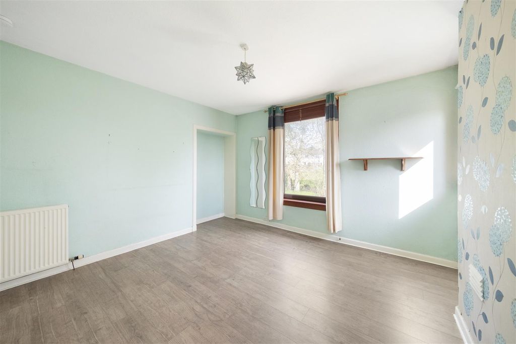 Property photo 3 of 28