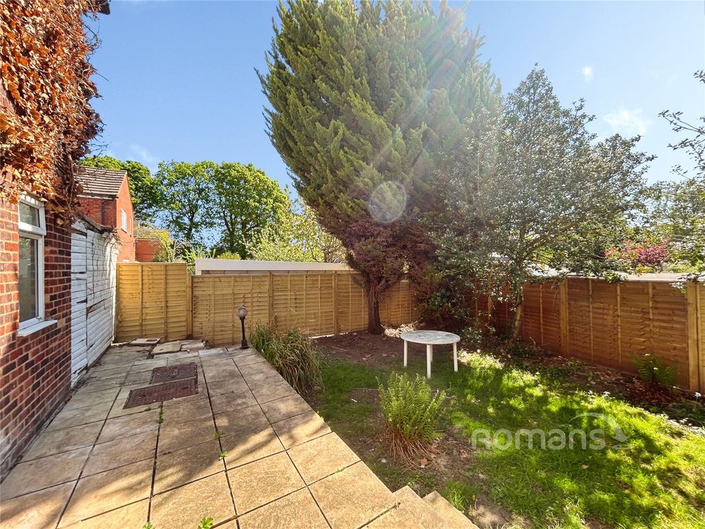 Property photo 3 of 5 Picture No. 12