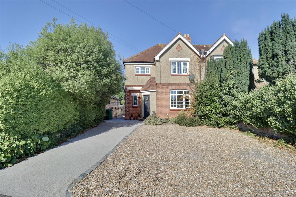 Property photo 1 of 33 D6969B66-384E-481D-B474-Ca4Ea778C46D_1_201_A.Jpeg