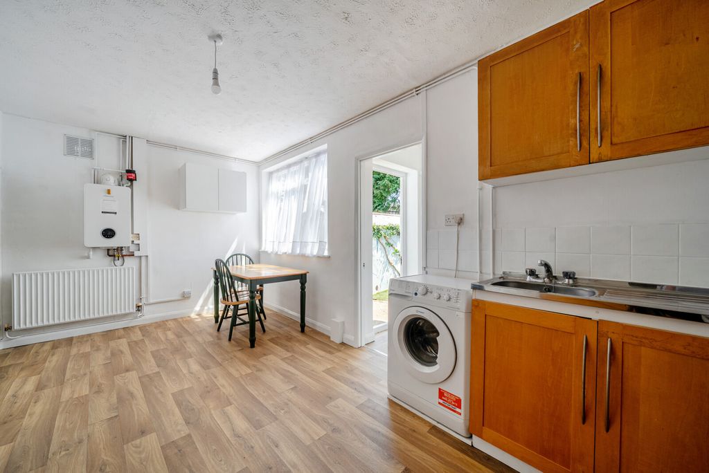 Property photo 3 of 18 1493866-10-6A54Cb...
