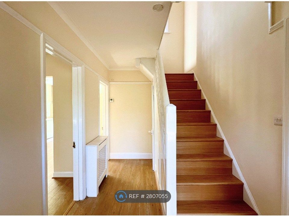 Property photo 3 of 19 Hallway