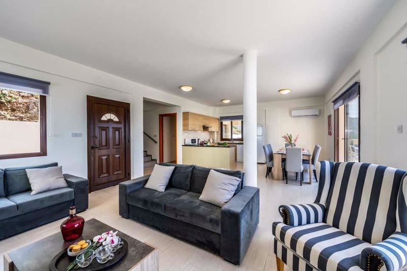 Property photo 3 of 16 Living Area