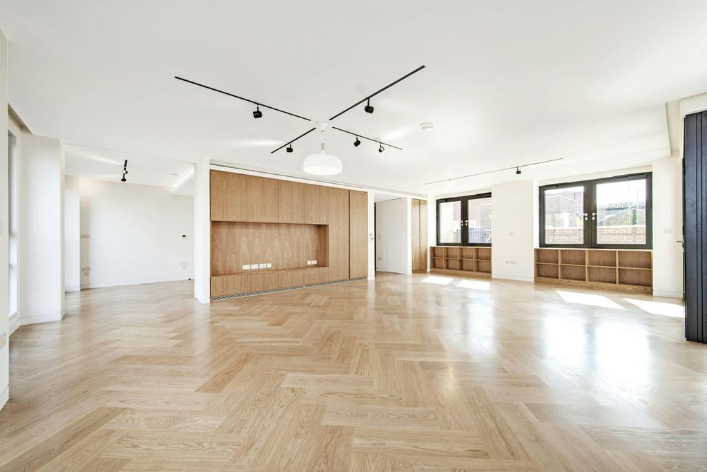 Property photo 2 of 19 Reception Room