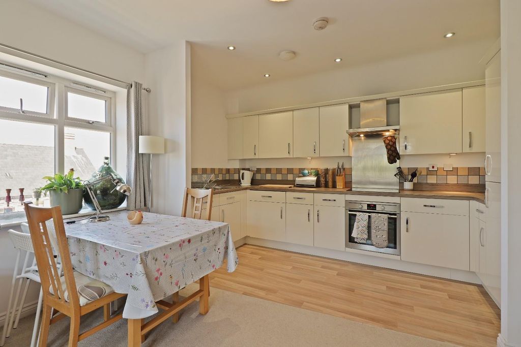 Property photo 3 of 24 Kitchen