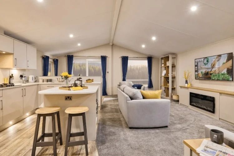 Property photo 1 of 6 Willerby Haywood Lodge3 750x500 F50 50