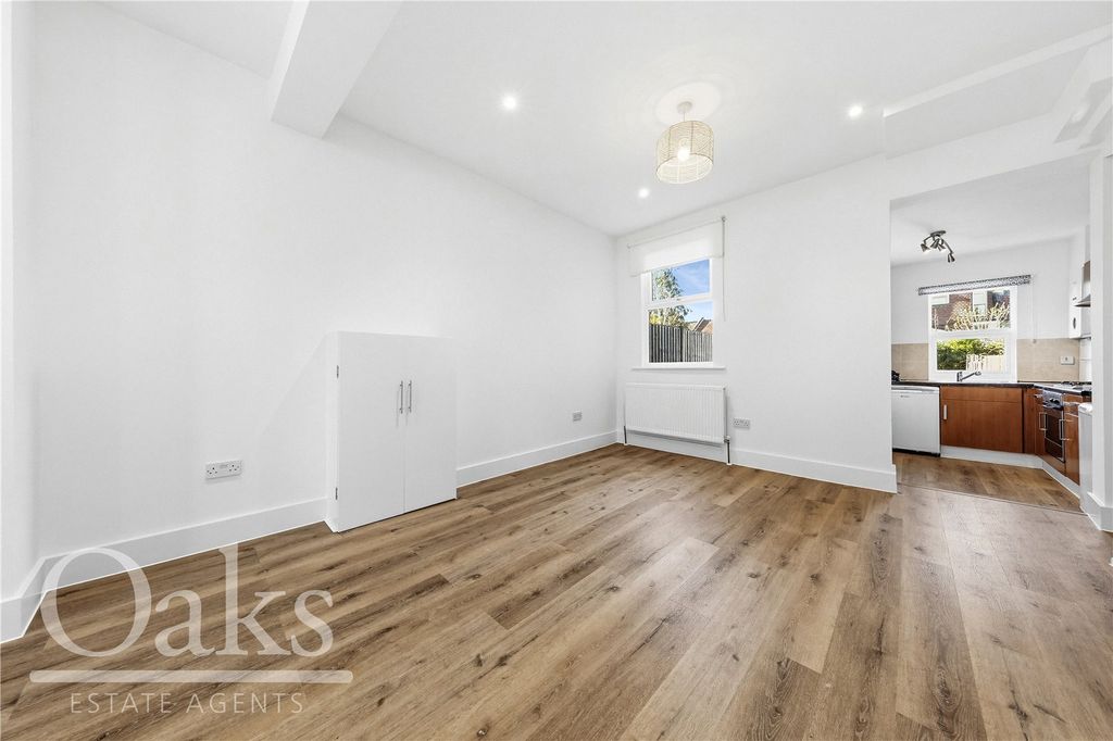 Property photo 2 of 11 Picture No. 10