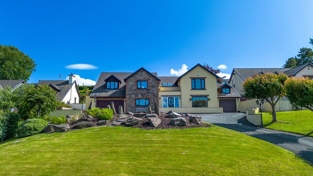 Property photo 1 of 40