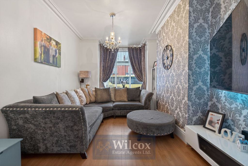 Property photo 2 of 22