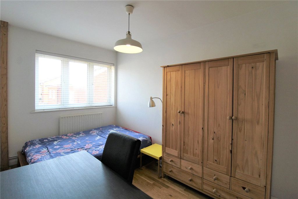 Property photo 3 of 8 Picture No. 05