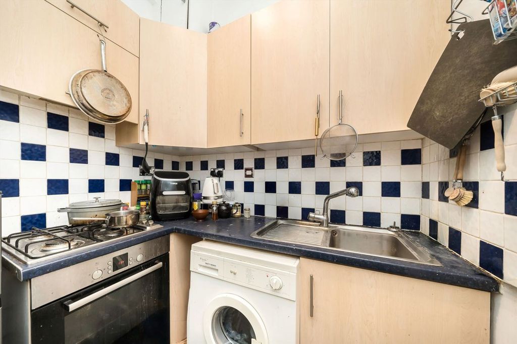 Property photo 3 of 5