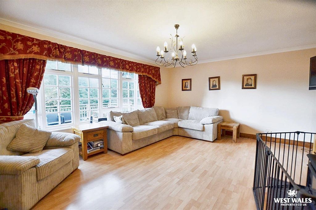 Property photo 2 of 27 Ygatmffvik69Jgiqj_Cltw.Jpg