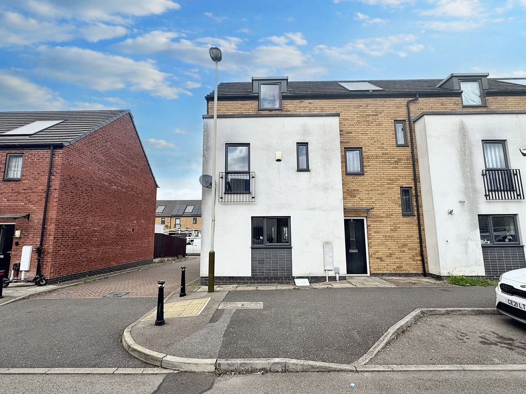 Property photo 1 of 18