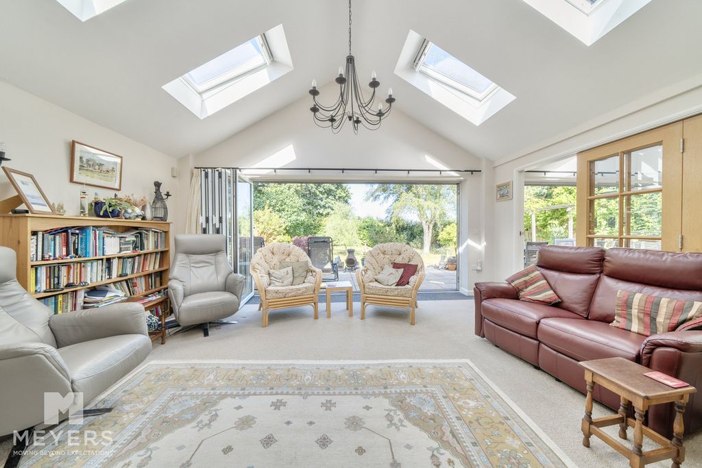 Property photo 2 of 23