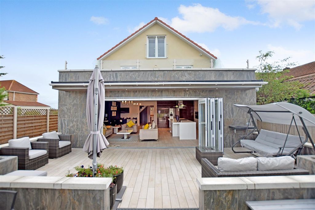 Property photo 1 of 30