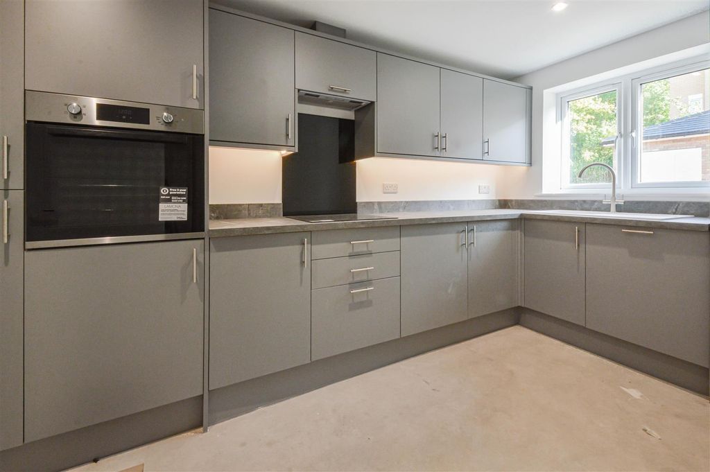 Property photo 2 of 16 2_91210.Jpg
