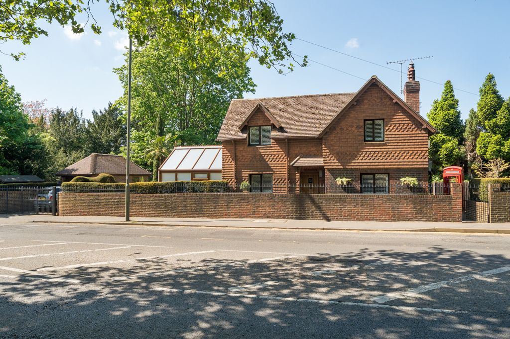 Property photo 1 of 13