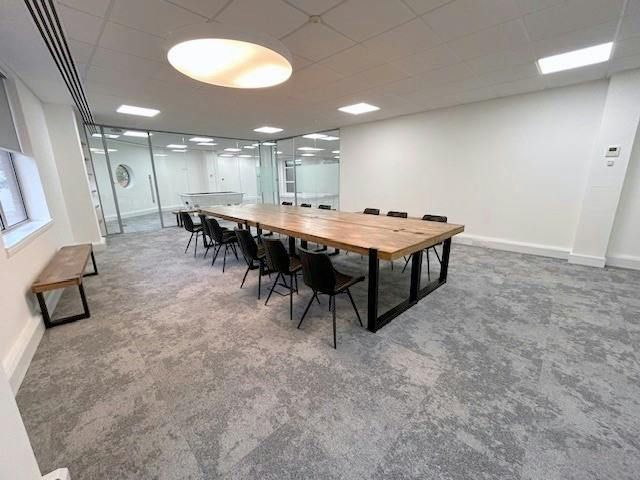 Property photo 3 of 6 Grd Flor Logitech Space i.Jpg