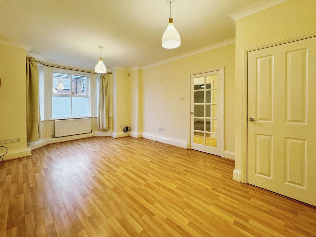 Property photo 2 of 12 Picture No. 19
