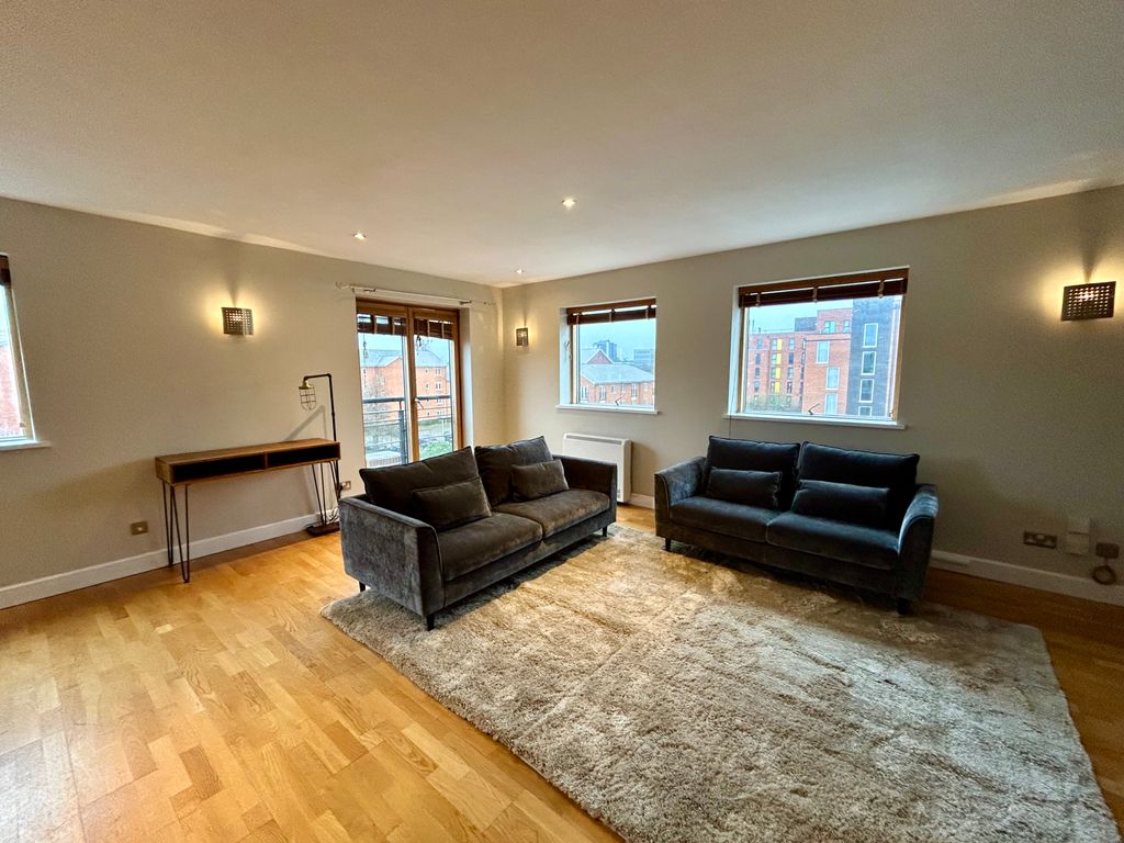 Property photo 3 of 12