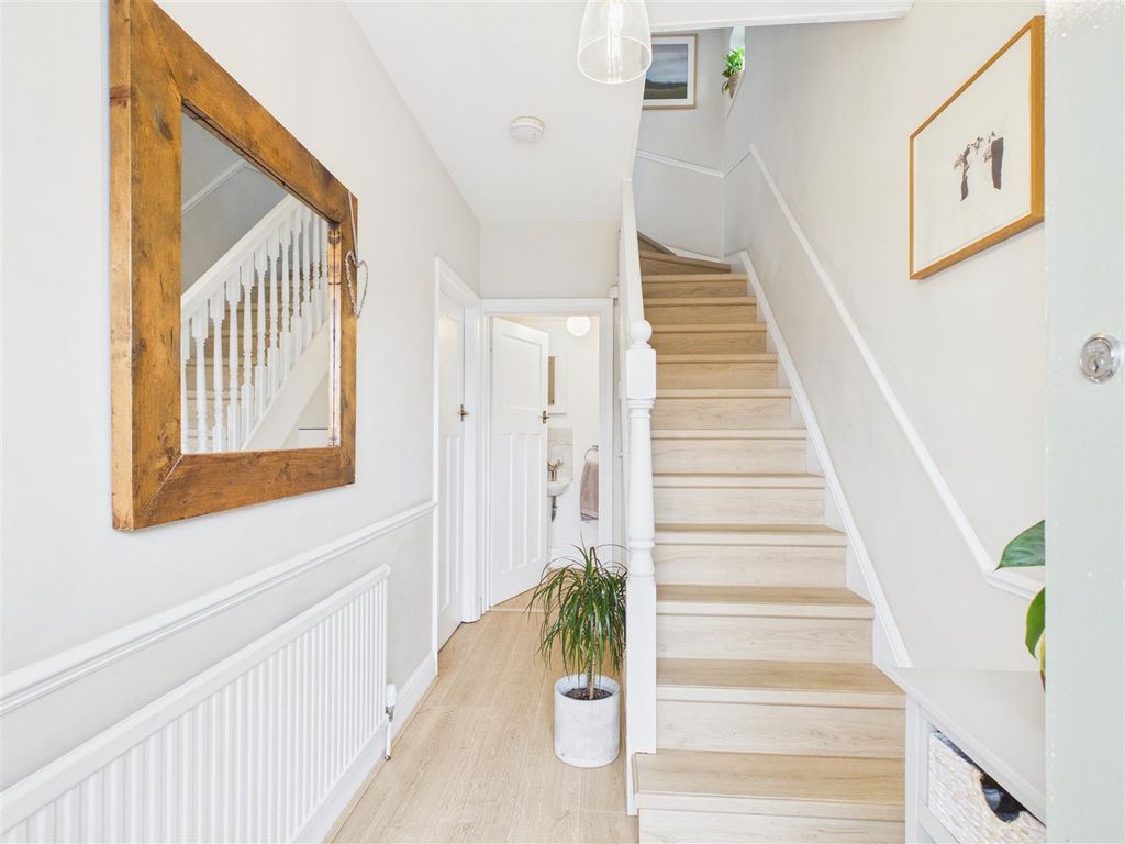 Property photo 2 of 24 Cam01523G0-Pr0237-Still003.Jpg