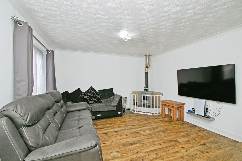Property photo 3 of 15 Photo