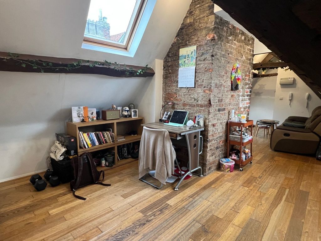 Property photo 3 of 7 Picture 3